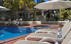 The Crest Apartments - Main Beach